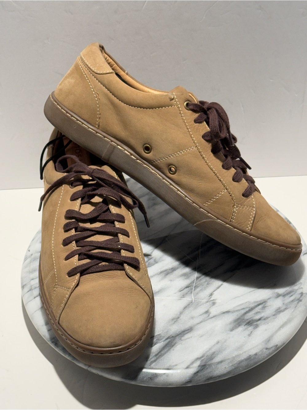 Tommy Bahama Suede Nubuck Men’s 10M Sneakers Tan Very Clean